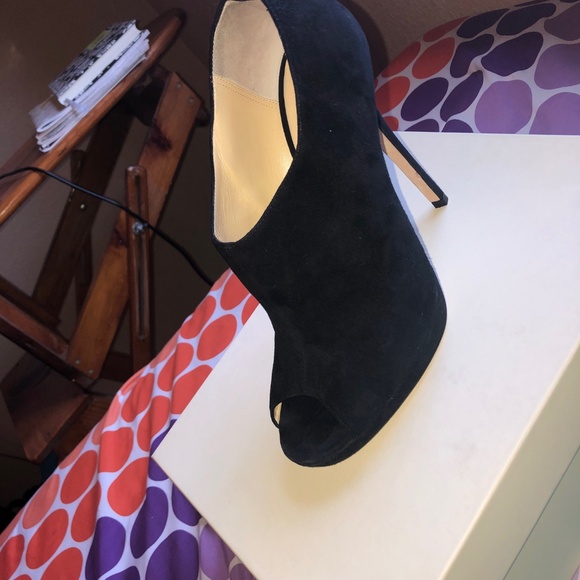 Womans Shoes - Picture 16 of 17